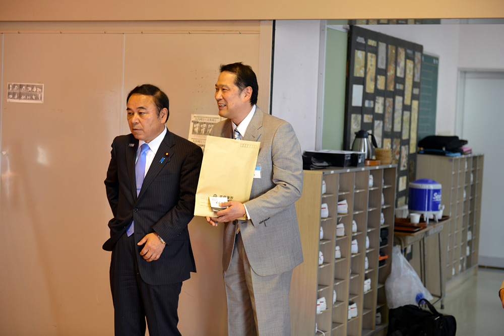 坂本哲志 総務副大臣兼内閣府副大臣が来館されました