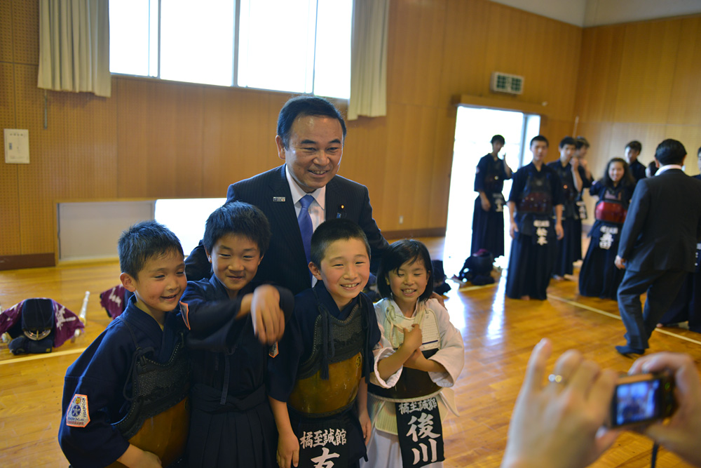 坂本哲志 総務副大臣兼内閣府副大臣が来館されました